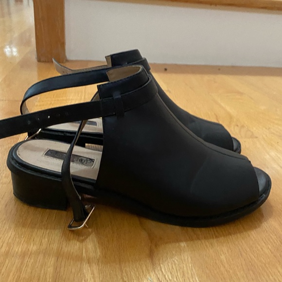 Black Sandals - Picture 1 of 3